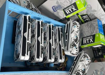 Sejatinya, kartu grafis RTX 3080 tersebut dirilis untuk para gamer sekaligus para fans Gundam, namun malah kena imbasnya para miner. / Photo by: Công Nguyễn