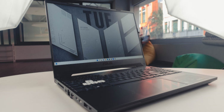 ASUS TUF Dash F15 bisa menjadi jawaban untukmu yang sedang nyari laptop gaming dengan harga yang terjangkau namun performa tetap ngebut.