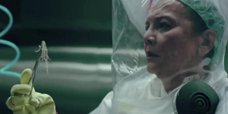 Trailer terbaru seri TLOU HBO menampilkan aktris kawakan Christine Hakim yang mengisyaratkan virus zombie berasal dari Indonesia