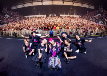Setelah hampir 10 tahun menunggu, akhirnya LiSA kembali manggung di Indonesia dan konser solo tersebut terbilang sukses besar.