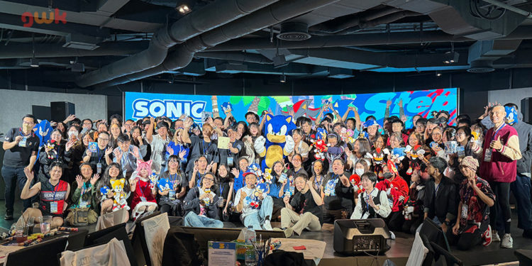 Sonic Fan Meeting di Bangkok jadi momen spesial buat para penggemar Sonic, dengan berbagai aktivitas seru dengan fans dan tim Sonic.