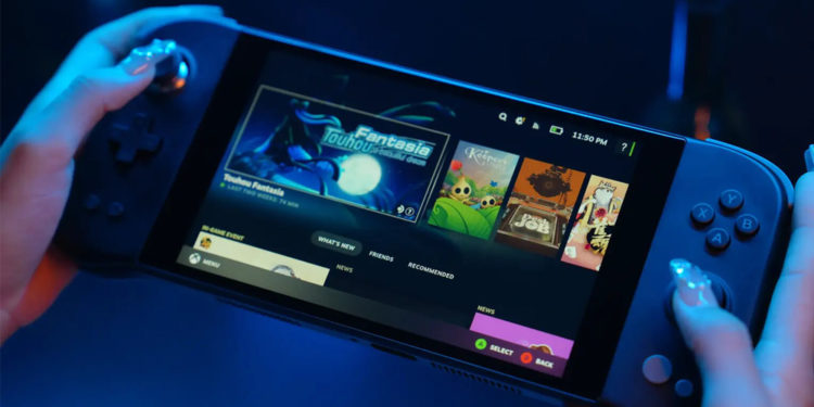 Bos Microsoft Gaming, Phil Spencer, akhirnya buka suara soal rencana mereka bikin perangkat handheld Xbox.