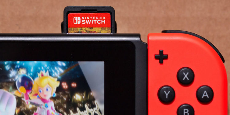 Ternyata, kaset fisik edisi ini tidak berisi versi lengkap game untuk Switch 2, melainkan hanya kode unduh untuk upgrade.