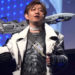 Tapi Yoshi-P sadar kondisi di lapangan. Nggak semua orang bisa dengan gampang ganti konsol / hardware baru, apalagi harganya makin mahal.