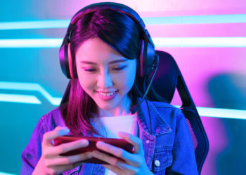 Gen Z di Jepang sekarang kelihatan makin jarang main dan ngeluarin uang buat game. Fenomena ini mirip sama yang lagi terjadi di Amerika.