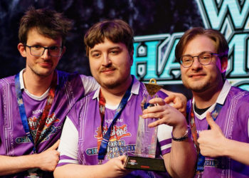 Kami berkesempatan luar biasa untuk duduk bersama tim yang baru saja dinobatkan sebagai juara dunia Master Duel, Team Ragnarok.