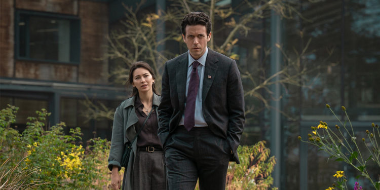 Salah satu daya tarik terbesar Silo Season 3 adalah hadirnya kisah baru yang berpusat pada Helen dan Daniel.