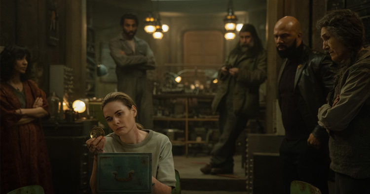 Kalau selama dua musim pertama keluarga Sims terlihat sebagai salah satu pasangan paling solid di dunia Silo, Season 3.