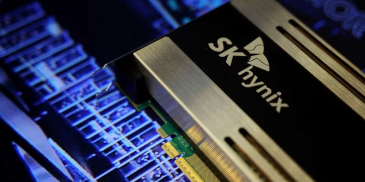 CEO SK Hynix, Kwak Noh-jung, memprediksi industri chip memori seperti RAM bakal menghadapi krisis pasokan paling parah pada 2027.