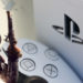 CEO Ubisoft, Yves Guillemot, justru menyatakan dukungannya terhadap langkah Sony yang menghapuskan game fisik sepenuhnya.