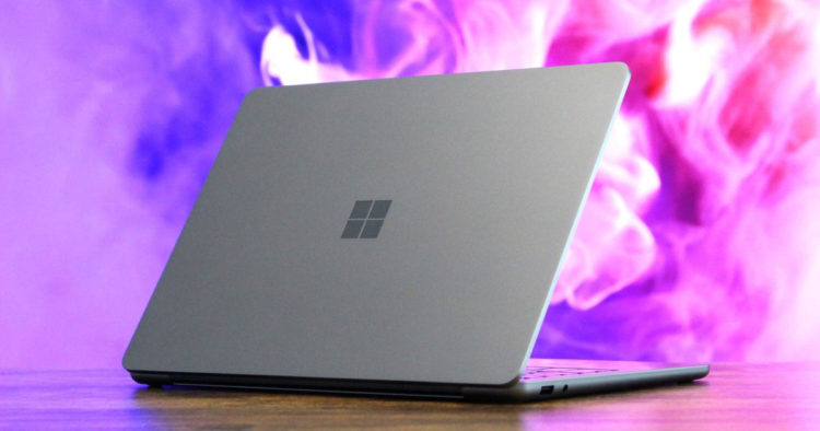 Selama ini Microsoft menyebut Windows 11 bisa berjalan dengan spesifikasi minimum RAM 4 GB. Tapi RAM 8 GB saja sudah lemot.
